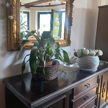 Semesterbostad A Beautiful House Near Airport Krakow-balice